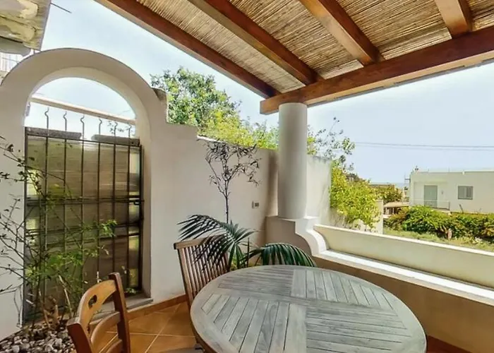 Casa Artemis Bed and Breakfast Λίπαρι